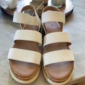 Universal Thread Benni Heels Sandals